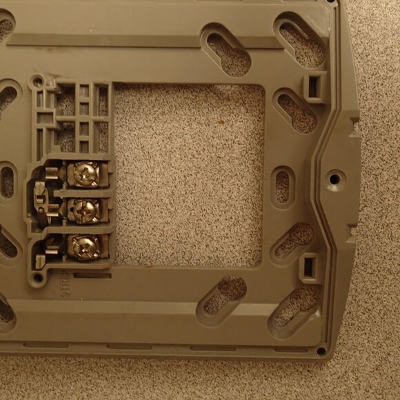 Ceiling Horn Strobe - pre owened - Picture 3 of 6